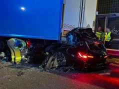 Tragiczny wypadek na S8. Samochód wjechał pod naczepę ciężarówki. Nie żyje jedna osoba