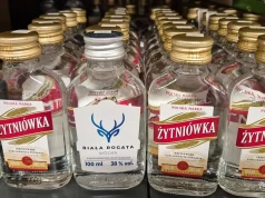 Sklepy bez „małpek”? Politycy szykują ponadpartyjny projekt
