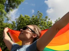 „Tego już nikt nie zatrzyma”. Kolejna instytucja otwiera się na małżonków tej samej płci