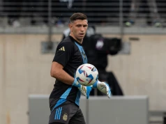 Emiliano 'Dibu' Martínez dołącza do Chelsea Xabiego Alonso, opuszczając Aston Villę