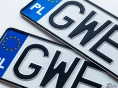 Zmiany dla kierowców. "Odwrotne" tablice rejestracyjne wejdą do Polski jeszcze w 2026 roku