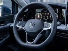 Nowe kombi Volkswagena za 120 400 zł zamiast Octavii. Oferuje 4 cylindry, DSG i dobrą wersję