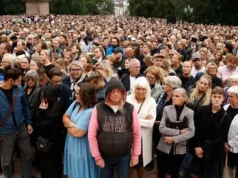 Umarł król. Jest nowy król
