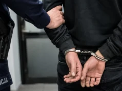 POŚCIG PRZEZ KALISZ. MERCEDES PĘDZIŁ, A KIEROWCY UCIEKALI MU Z DROGI