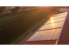 Umył tylko połowę instalacji. Porównał później wyniki
