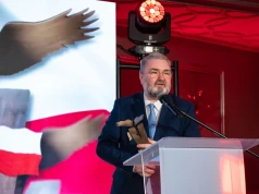 Rozłam w PiS utknął w Brukseli. Karski odpowiada europosłom Morawieckiego