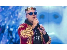 Skolim przyciągnął niewiarygodne tłumy w Białymstoku. Internauci nie dają za wygraną: "PROSTACKA muzyka"