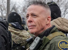 Nadzorował łapanki nieudokumentowanych imigrantów w Chicago. Teraz Gregory Bovino obawia się o swoje życie