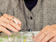 Ten nawyk najbardziej postarza mózg. Niemal nic nie szkodzi mu bardziej