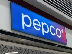 Najmodniejsze jeansy jesieni w grafitowym kolorze znalazłam za 60 zł w Pepco. A w Reserved?