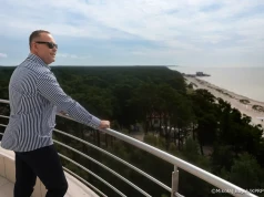 Nawrocki rozpoczął „Przyszłość.pl”. Skolim pojawił się w ortezie