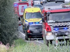Zderzenie motocykla ze Skodą w Sosnówce. Na szczęście bez poważnych obrażeń