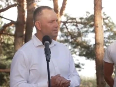 Nawrocki odpowiadał dziennikarzom na pytania. Nagle coś się wydarzyło! "Przerwiemy n…