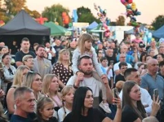 Dożynki 2026 w gminie Kikół. Mieszkańcy bawili się w Woli. Gwiazdą wieczoru Daria Negra