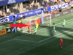 Ależ to zmieścił. Zobacz gola Lewandowskiego