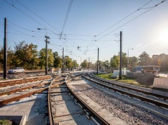 Remont torów na Puławskiej – naprawią kolejny przejazd. Utrudnienia w przejeździe