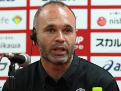 Iniesta zaczął trenerkę od meczu kompletnego szaleństwa