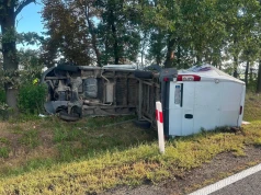 Bus rozpadł się na pół. Wypadek na ‘jedenastce’