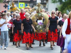 W Morawicy dziękują Bogu za plony, a rolnikom za ciężką pracę