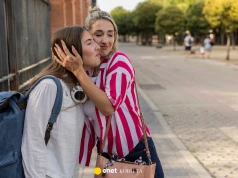 Rodzic czy przyjaciel? Psycholog wyjaśnia, gdzie leży granica bliskości z dzieckiem