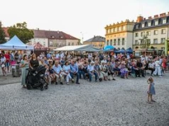 Koncertowe zakończenie tegorocznego święta wina w Jaśle. Scena na rynku należała do młodych wokalistów i instrumentalistów.