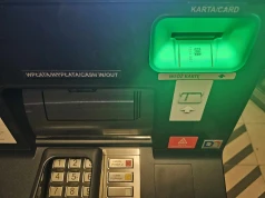 Bankomat nie wydał pieniędzy, ale zniknęły z konta. Co zrobić krok po kroku?