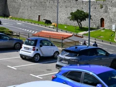 Zachowaj bilet z parkingu w Chorwacji. Rachunek może przyjść po latach