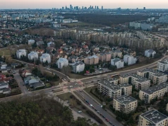 Przedmieścia dwóch prędkości. Dlaczego okolice Warszawy przyciągają kupujących mieszkania, a okolice Łodzi ich tracą?