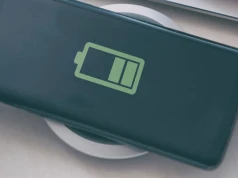 Przy 20% czy 1%? Kiedy naprawdę powinieneś ładować telefon