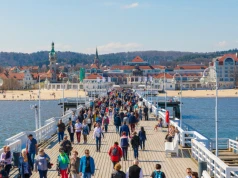 Polacy odkrywają tańszy sposób na wakacje. Hotele obniżają ceny nawet o 1/3