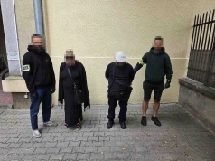 Doliniarze wpadli na bazarze. Okradli 90-letnią kobietę