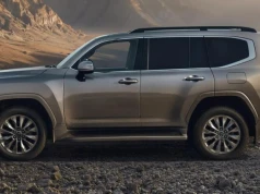Toyota Land Cruiser 300 dostanie 457 KM. Diesel zostaje w gamie