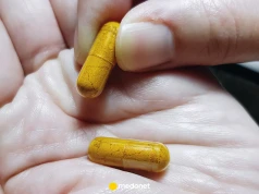Jak działa berberyna? Farmaceutka wyjaśnia, na co stosować. Wskazuje bezpieczne dawki
