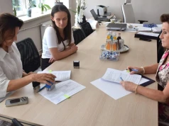 Gmina Czosnów z pieniędzmi na nowy samochód. Pojazd będzie służył osobom z niepełnosprawnościami