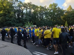 Zielona Góra. Policja zatrzymała kilku kiboli Stali Gorzów, w tym nieletniego, za odpalenie rac