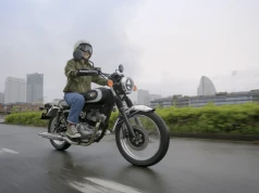 Nowy rocznik, ta sama mechanika. Kawasaki uparcie broni prostego motocykla