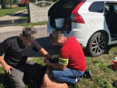 Sześć zarzutów dla 40-latka. W tle włamanie, kradzież auta i groźby