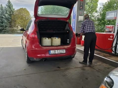 To ostatni dzień programu CPN, od jutra paliwo będzie droższe. Trwa szturm na stacje paliw