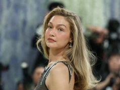 Gigi Hadid jako stylowa kowbojka. Pozuje u boku siostry
