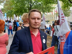 Rząd straci poparcie nauczycieli. Na wstępie więcej zarobią w sieciówce