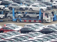 Produkują 55 mln aut, sprzedają 23 mln. Chiny mają problem
