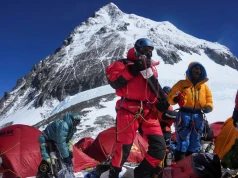 100 tysięcy dolarów za Everest? Nepal kończy z bieda-wspinaczami i stawia na milionerów
