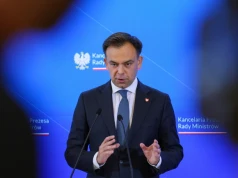 Paliwo z dnia na dzień droższe o 1 zł. Minister Domański zrzuca winę na prezydenta