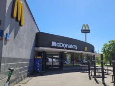 Zniknął razem ze starym pawilonem. Teraz McDonald’s wrócił na warszawski Służew