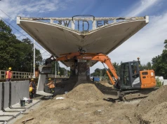 Nowe perony i przejścia pod torami – postępują prace Polskich Linii Kolejowych na linii otwockiej