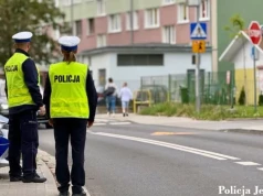 Bezpieczna droga do szkoły. Policjanci czuwają nad uczniami