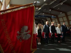 Donald Tusk na inauguracji roku szkolnego w Wieluniu: „Od nas wszystkich zależy, czy będziemy żyć w pokoju”