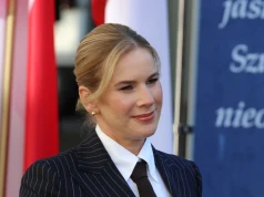 Marta Nawrocka znów w garniturze. Inspiruje się stylem księżnej Kate?