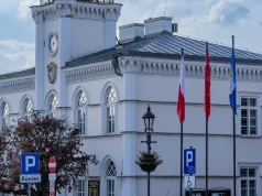 Kadencje przedłużone bez konkursów. Kolejni dwaj dyrektorzy z Ciechanowa zostają na dłużej