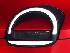 Nowy mały Nissan przyłapany. Oby żaba popłynęła na fali